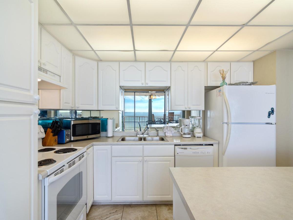 Edgewater Leeward 406, 2 Bedroom, Beach Front, Pool, Sleeps 6 *