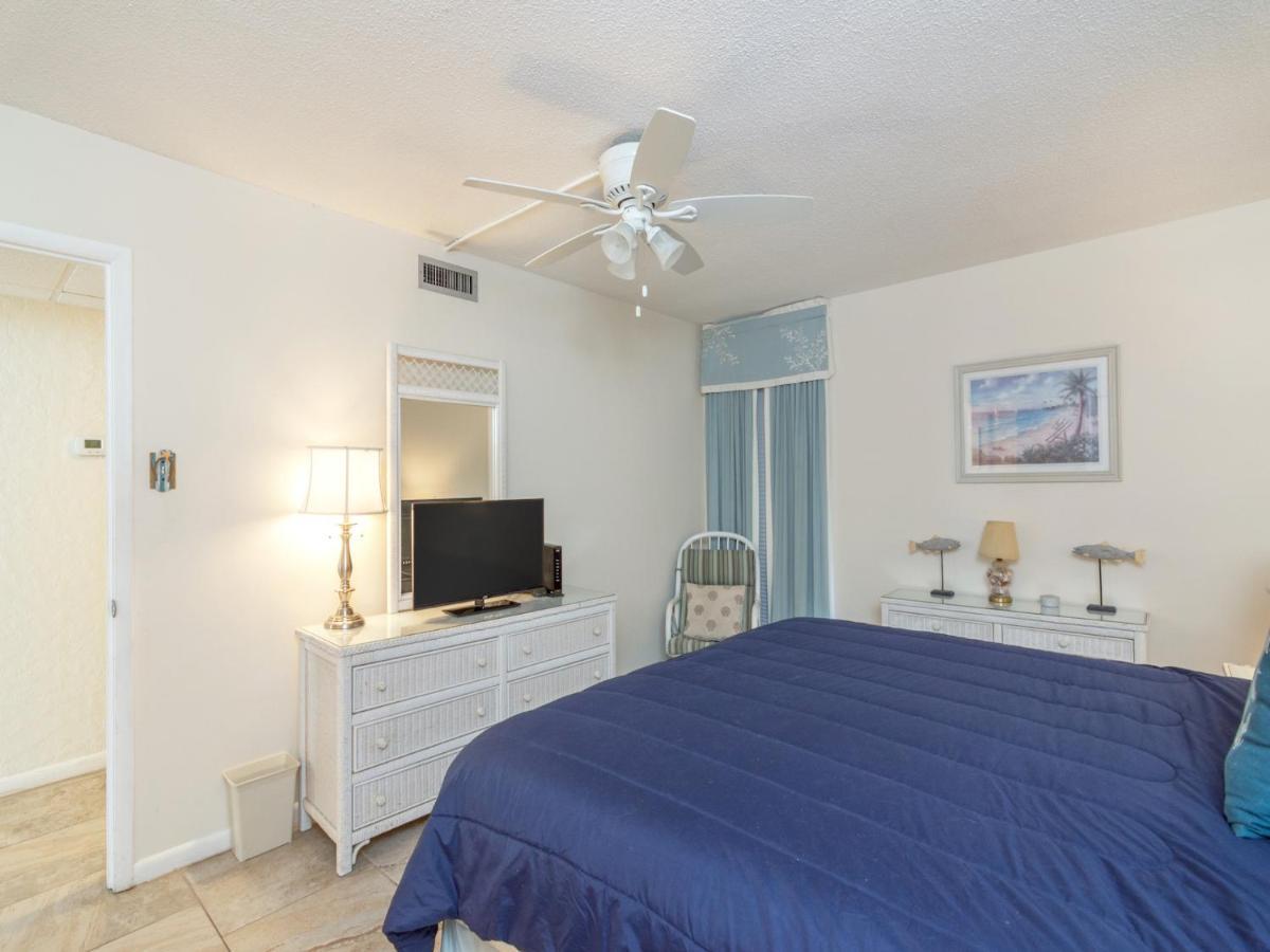 Edgewater Leeward 406, 2 Bedroom, Beach Front, Pool, Sleeps 6 Apartment *