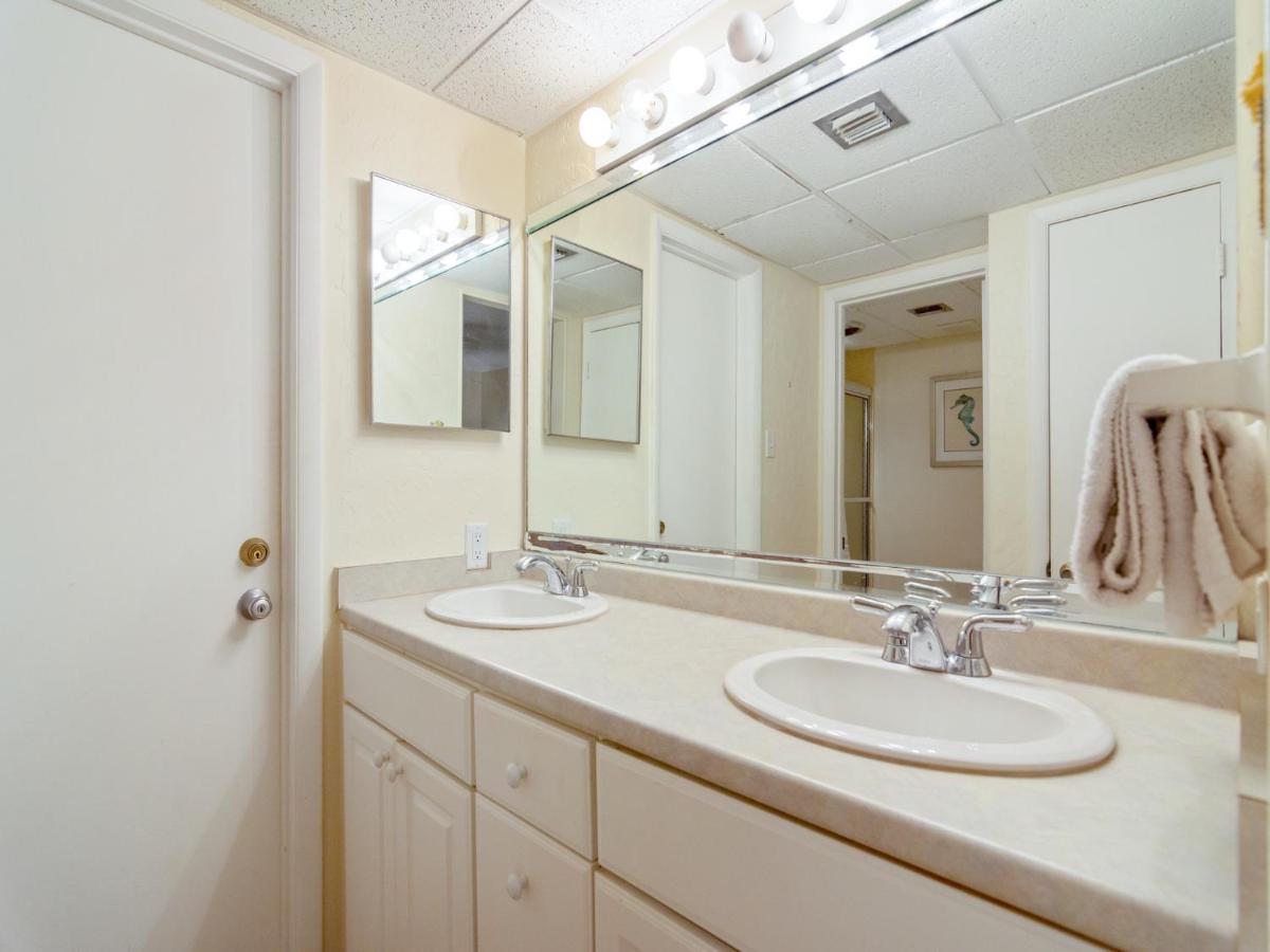 Edgewater Leeward 406, 2 Bedroom, Beach Front, Pool, Sleeps 6