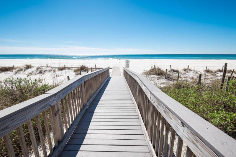 Apartment Edgewater Leeward 406, 2 Bedroom, Beach Front, Pool, Sleeps 6 *